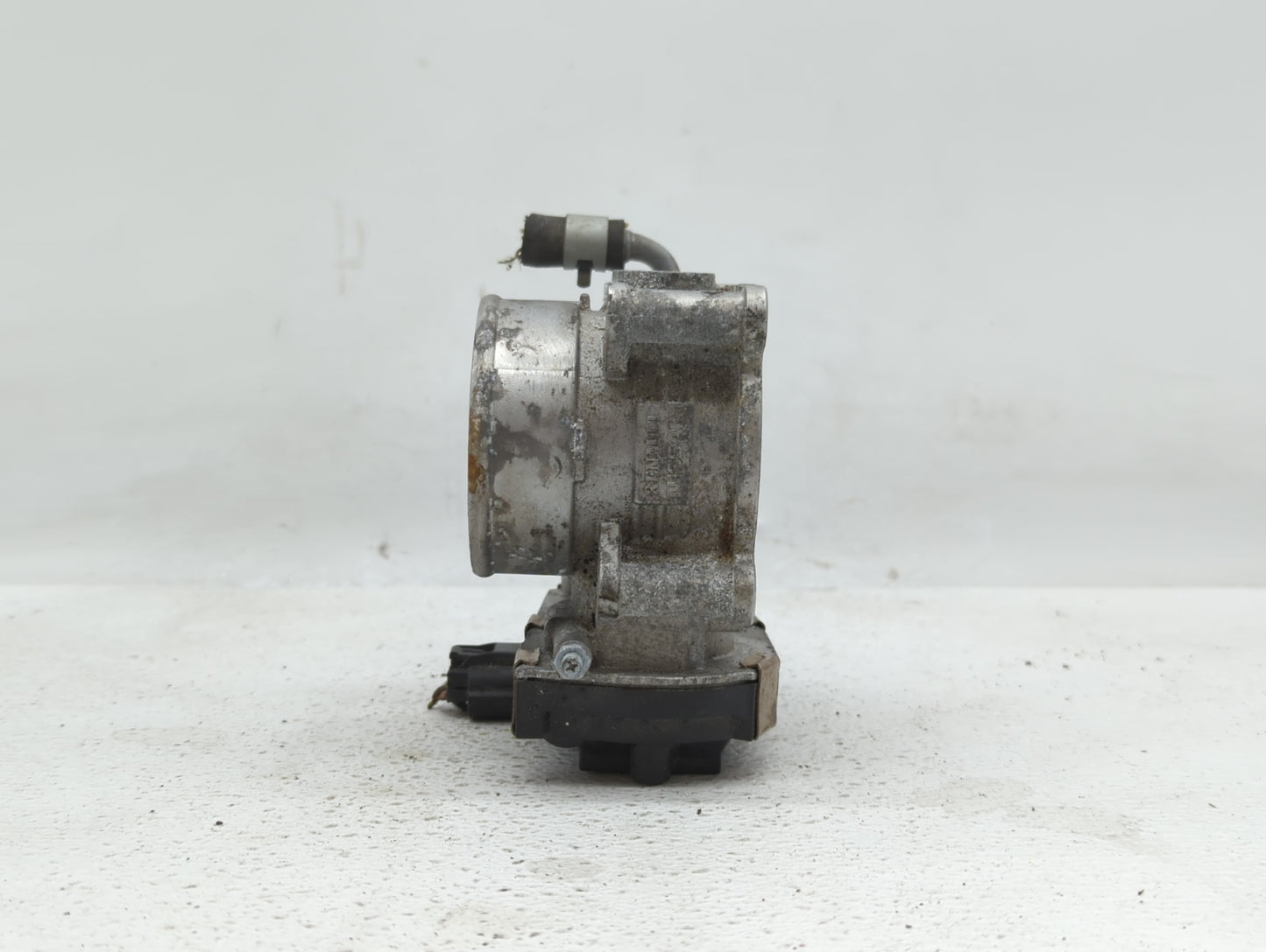2016-2018 Infiniti Q50 Throttle Body P/N:RME60-52 Fits Fits 2016 2017 2018 OEM Used Auto Parts - Oemusedautoparts1.com