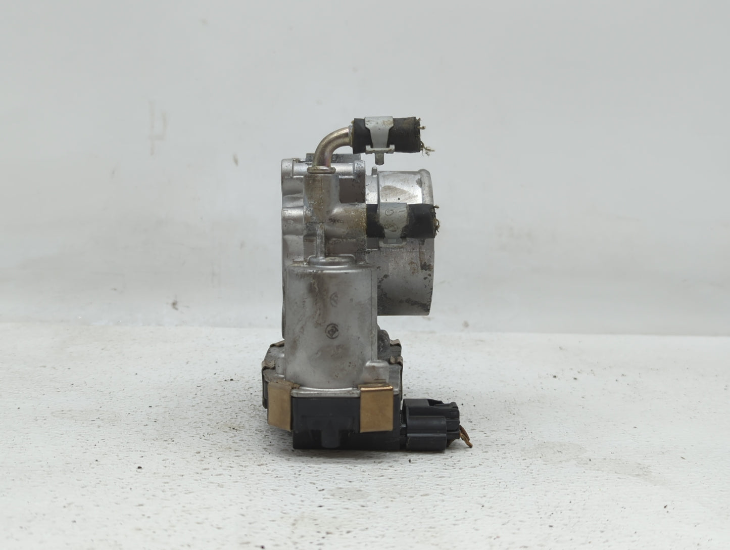 2016-2018 Infiniti Q50 Throttle Body P/N:RME60-52 Fits Fits 2016 2017 2018 OEM Used Auto Parts - Oemusedautoparts1.com
