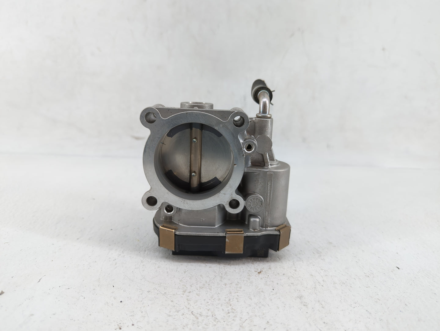 2016-2018 Infiniti Q50 Throttle Body P/N:RME60-52 Fits Fits 2016 2017 2018 OEM Used Auto Parts - Oemusedautoparts1.com