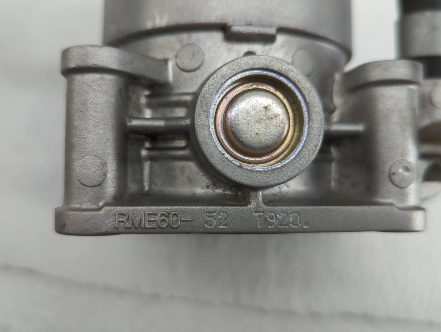 2016-2018 Infiniti Q50 Throttle Body P/N:RME60-52 Fits Fits 2016 2017 2018 OEM Used Auto Parts - Oemusedautoparts1.com