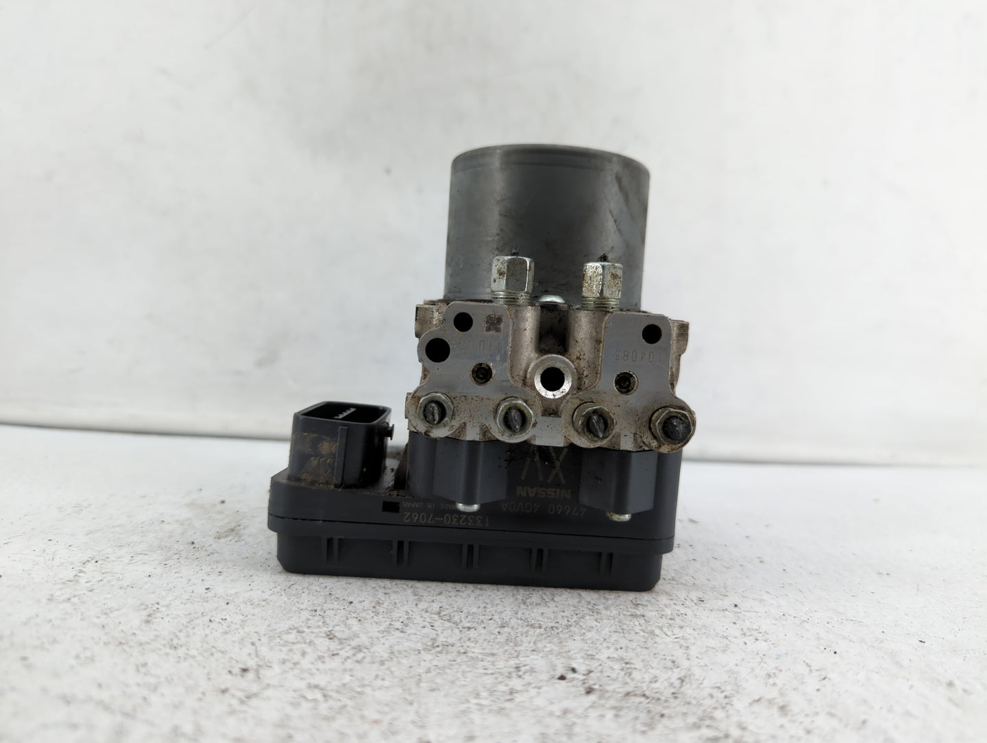 2018 Infiniti Q50 ABS Pump Control Module Replacement P/N:47660 4GV0A 47660 4GV1A Fits OEM Used Auto Parts - Oemusedautopart