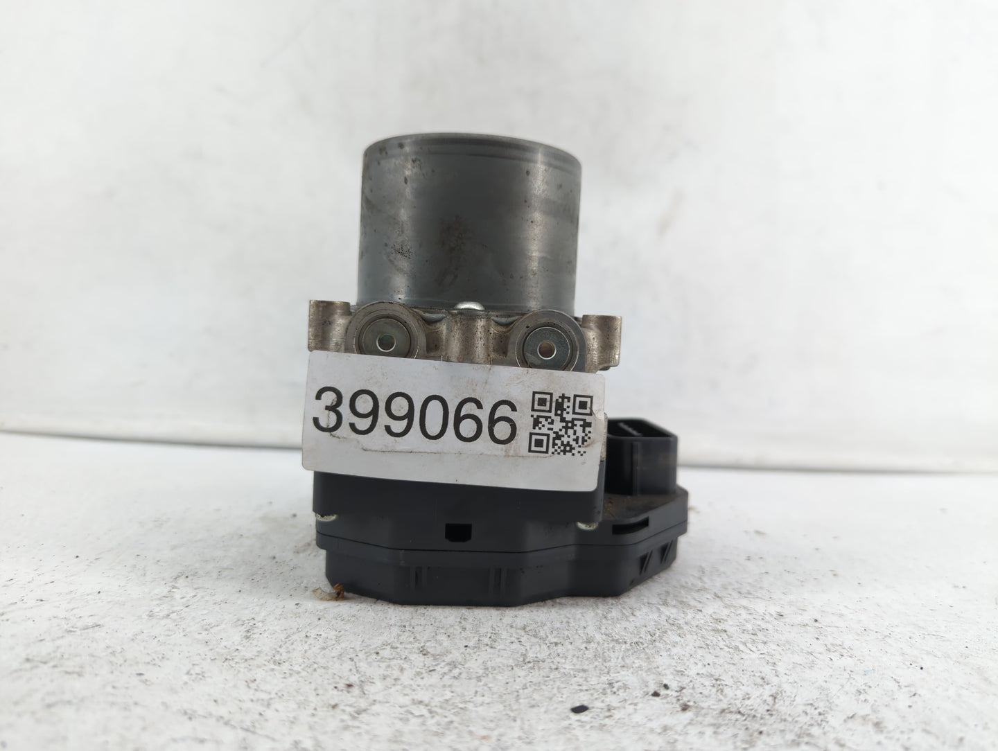 2018 Infiniti Q50 ABS Pump Control Module Replacement P/N:47660 4GV0A 47660 4GV1A Fits OEM Used Auto Parts - Oemusedautopart