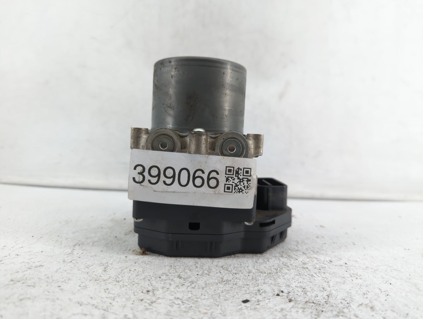 2018 Infiniti Q50 ABS Pump Control Module Replacement P/N:47660 4GV0A 47660 4GV1A Fits OEM Used Auto Parts - Oemusedautopart