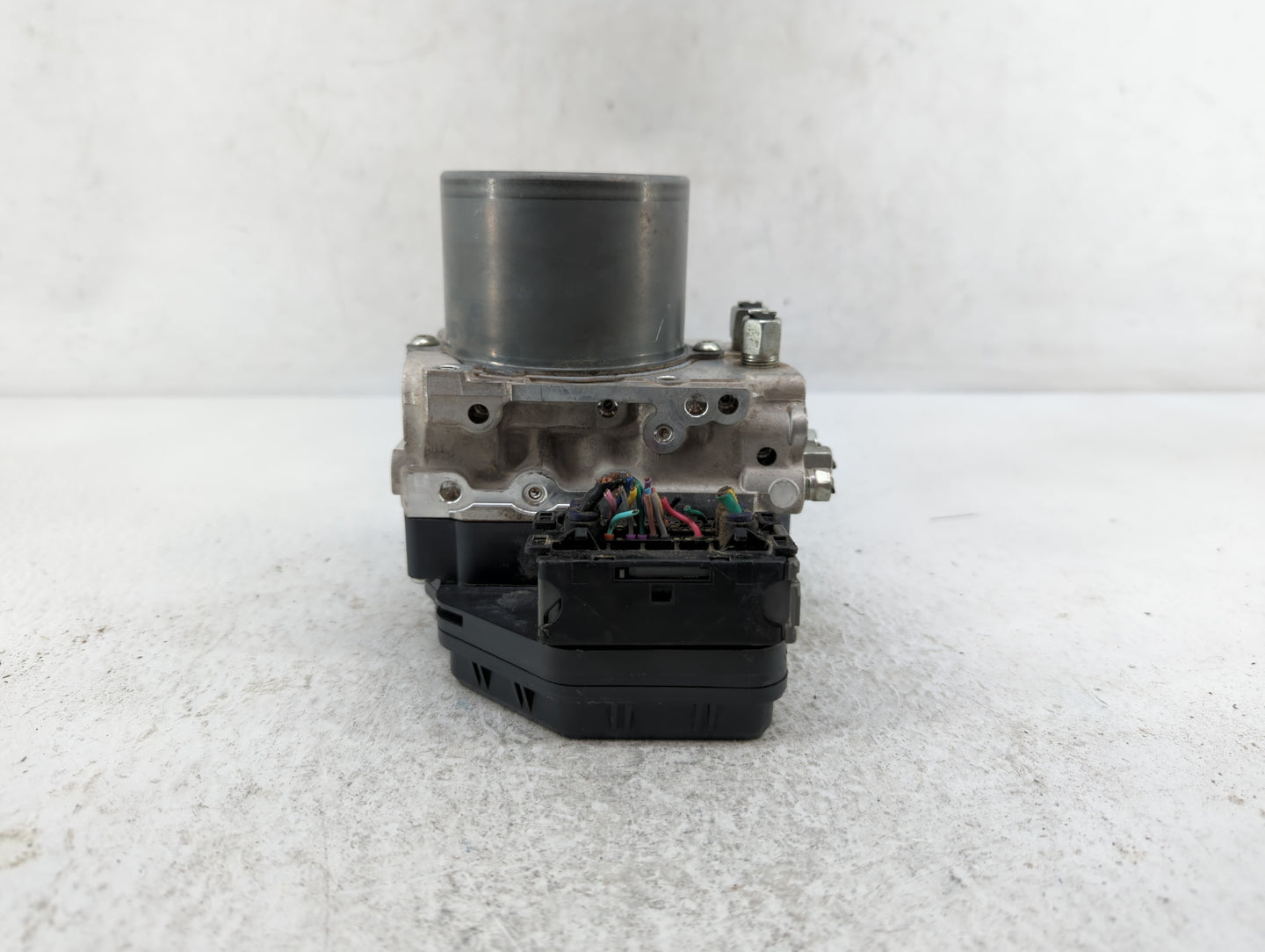 2018-2019 Infiniti Q50 ABS Pump Control Module Replacement P/N:47660 4GU1A 47660 4GW0A Fits Fits 2018 2019 OEM Used Auto Par