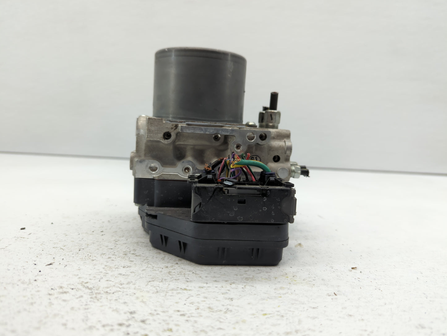 2018 Infiniti Q50 ABS Pump Control Module Replacement P/N:47660 4GU1A 47660 4GU0A Fits OEM Used Auto Parts - Oemusedautopart