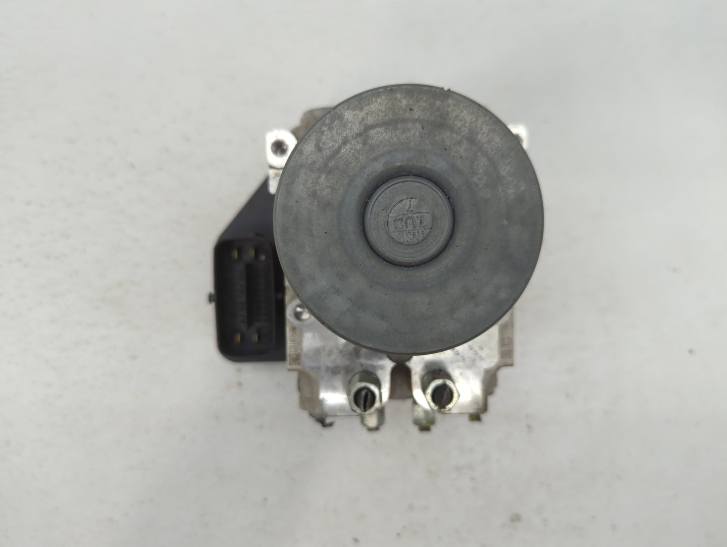2018 Infiniti Q50 ABS Pump Control Module Replacement P/N:47660 4GV0A 47660 4GV1A Fits OEM Used Auto Parts - Oemusedautopart