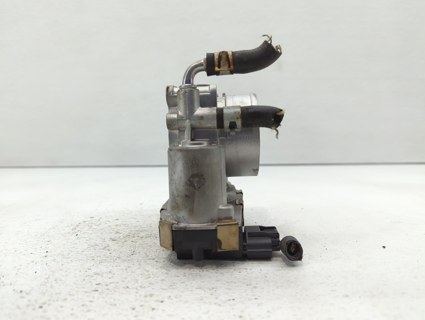 2016-2020 Infiniti Q50 Throttle Body P/N:RME60-52 7830 RME60-52 7804 Fits Fits 2016 2017 2018 2019 2020 OEM Used Auto Parts 