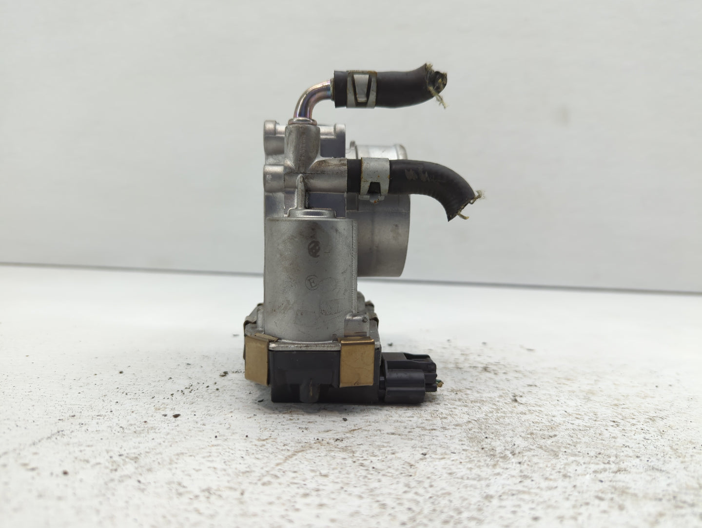 2016-2020 Infiniti Q50 Throttle Body P/N:RME6-52 7918 Fits Fits 2016 2017 2018 2019 2020 OEM Used Auto Parts - Oemusedautopa