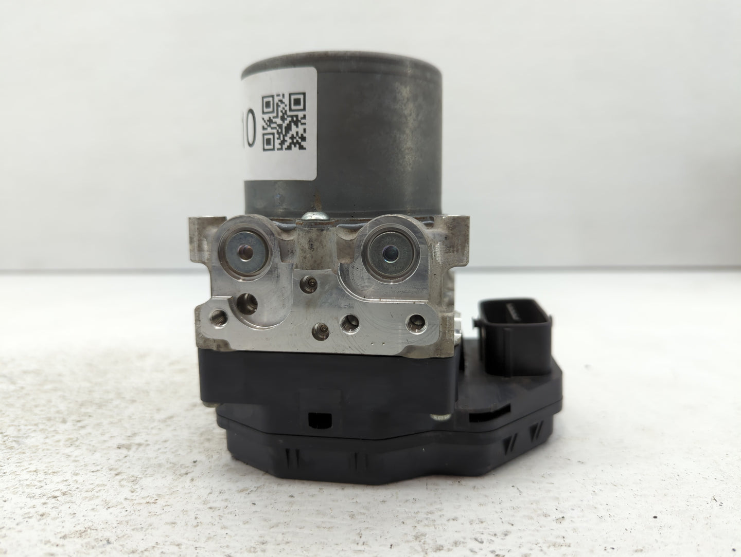 2018 Infiniti Q50 ABS Pump Control Module Replacement P/N:47660 4GV0A 47660 4GV1A Fits OEM Used Auto Parts - Oemusedautopart