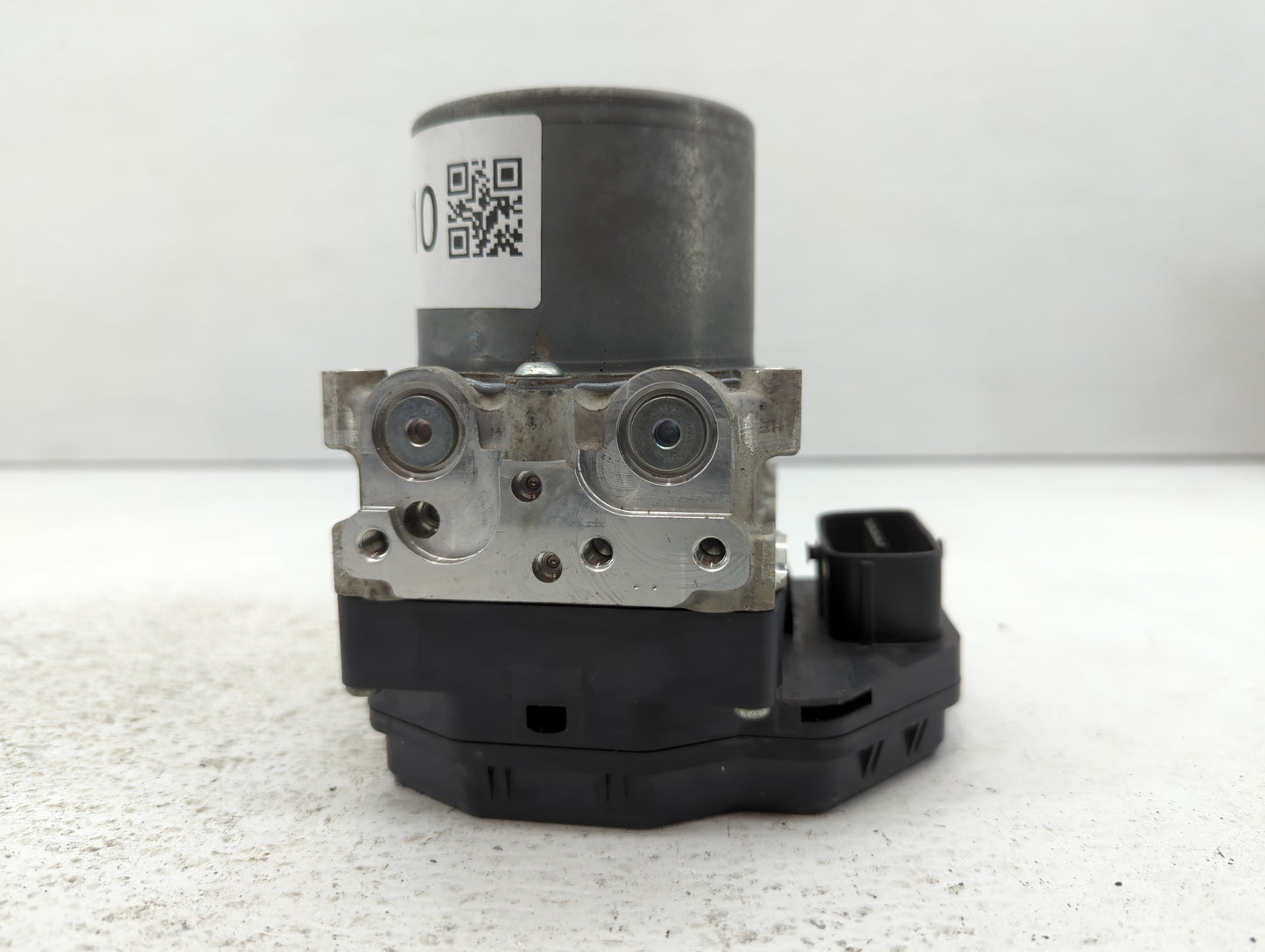 2018 Infiniti Q50 ABS Pump Control Module Replacement P/N:47660 4GV0A 47660 4GV1A Fits OEM Used Auto Parts - Oemusedautopart
