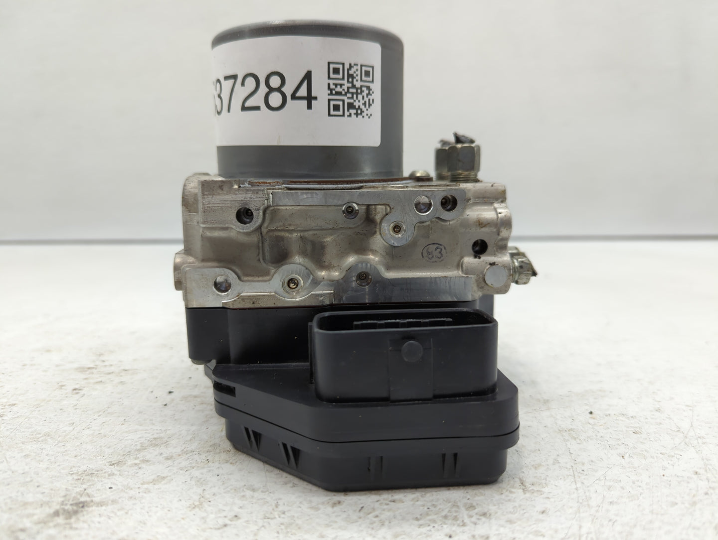 2018 Infiniti Q50 ABS Pump Control Module Replacement P/N:47660 4GUUA Fits OEM Used Auto Parts - Oemusedautoparts1.com
