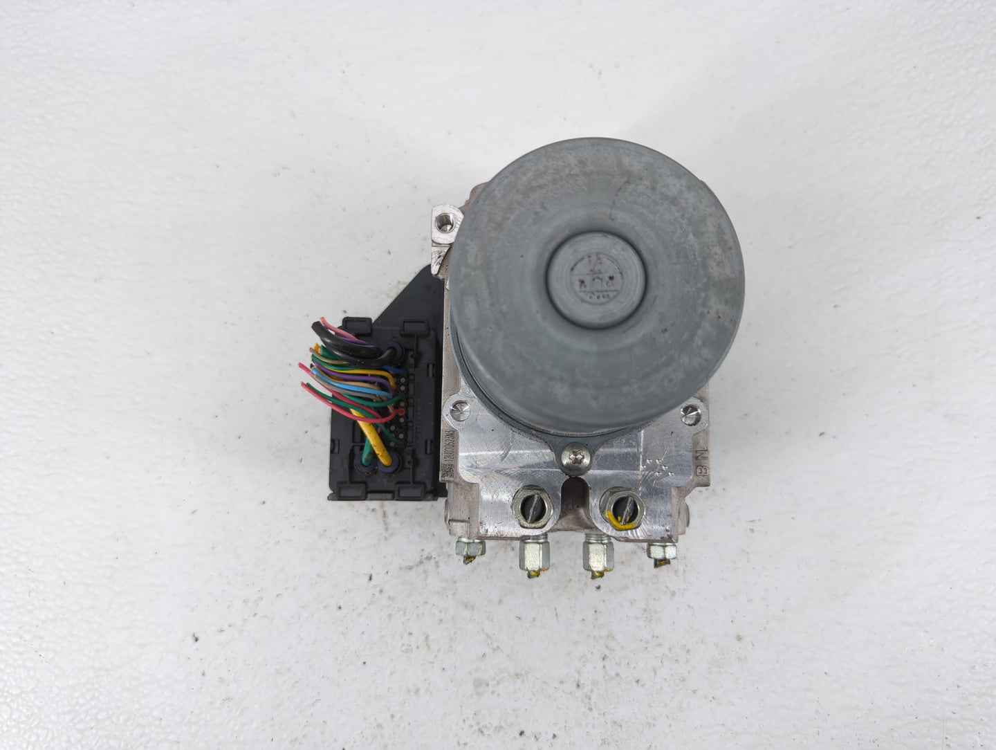 2018 Infiniti Q50 ABS Pump Control Module Replacement P/N:47660 4GUUA Fits OEM Used Auto Parts - Oemusedautoparts1.com