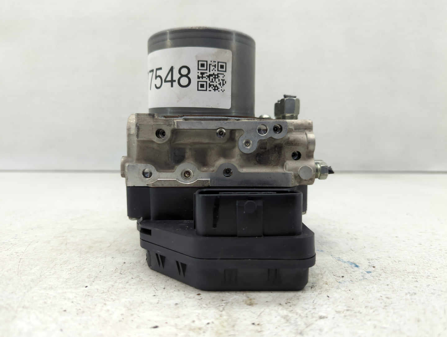 2018 Infiniti Q50 ABS Pump Control Module Replacement P/N:47660 4GUUA Fits OEM Used Auto Parts - Oemusedautoparts1.com