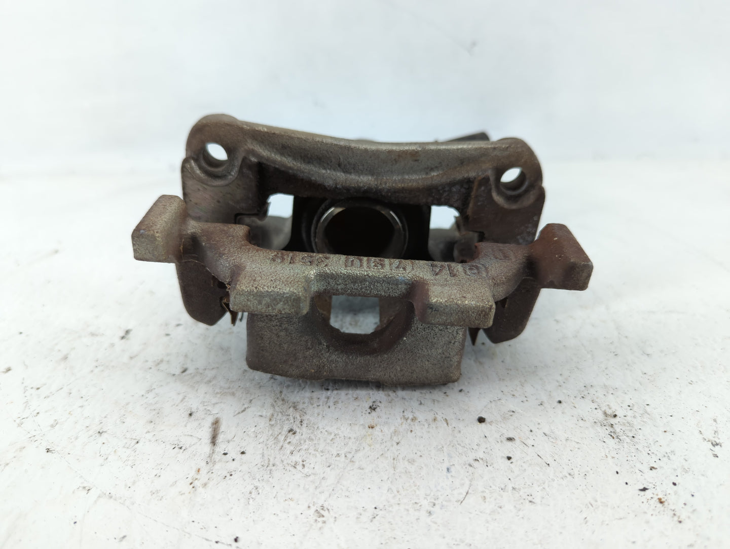 2014-2020 Infiniti Q50 Front Passenger Right Brake Caliper 581520 - Oemusedautoparts1.com