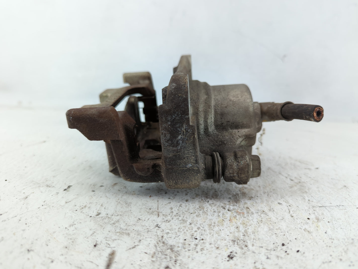 2014-2020 Infiniti Q50 Front Passenger Right Brake Caliper 581520 - Oemusedautoparts1.com