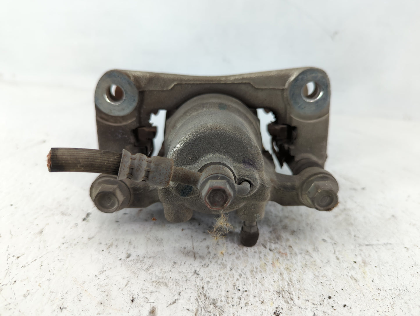 2014-2020 Infiniti Q50 Front Passenger Right Brake Caliper 581520 - Oemusedautoparts1.com