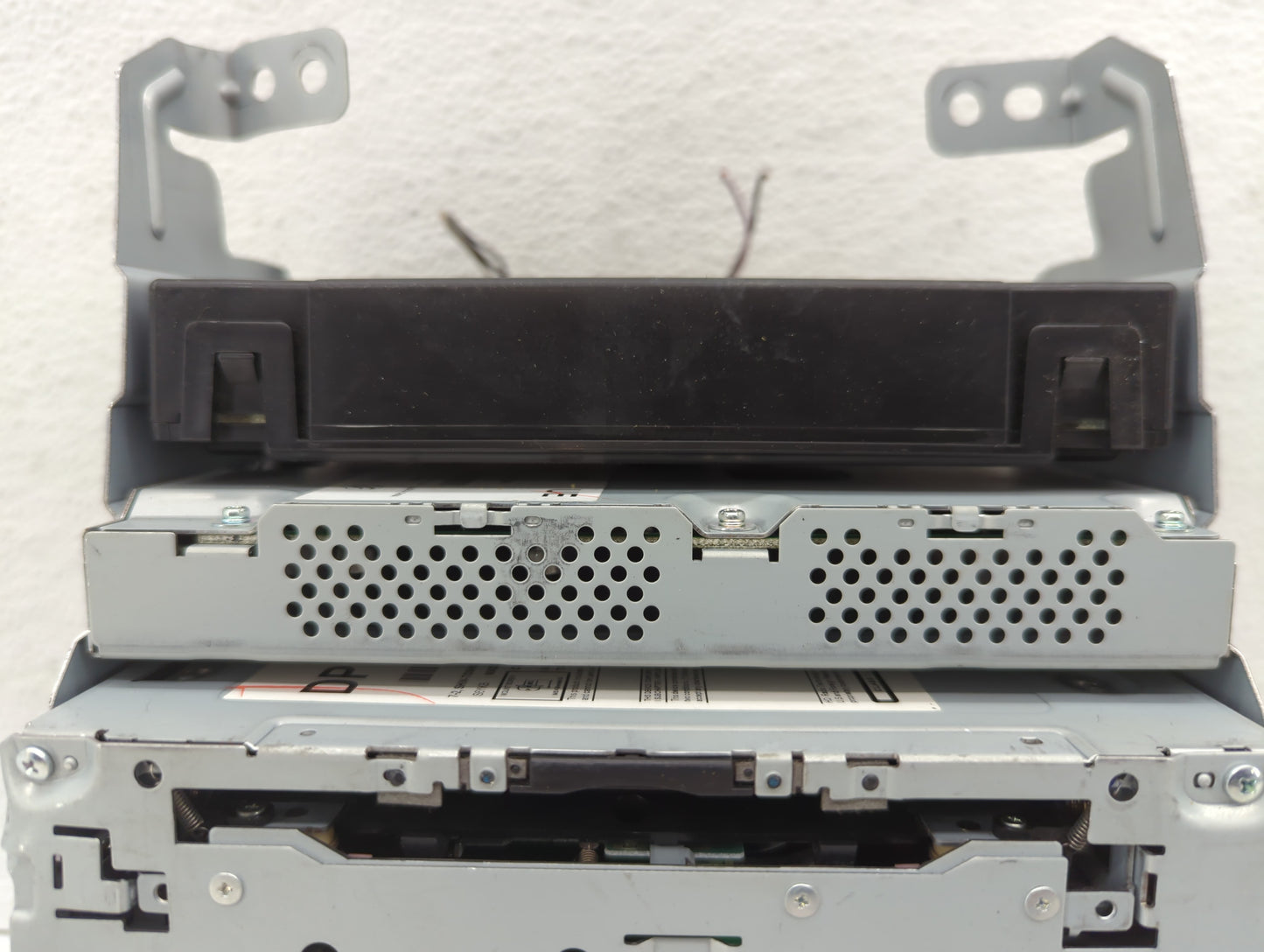 2016-2018 Infiniti Q50 Am Fm Cd Player Radio Receiver - Oemusedautoparts1.com