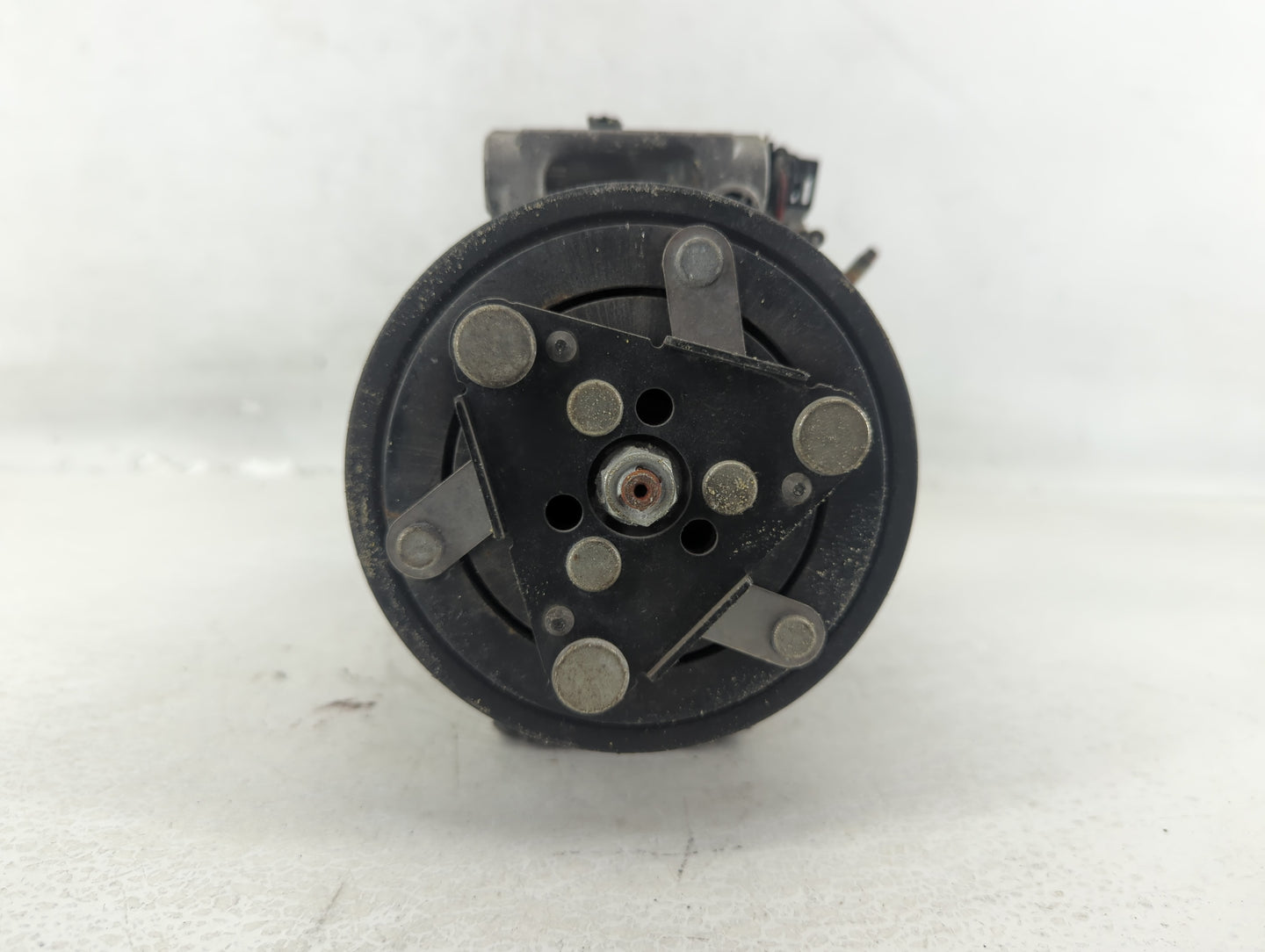 2016-2020 Infiniti Q50 Air Conditioning A/c Ac Compressor Oem - Oemusedautoparts1.com