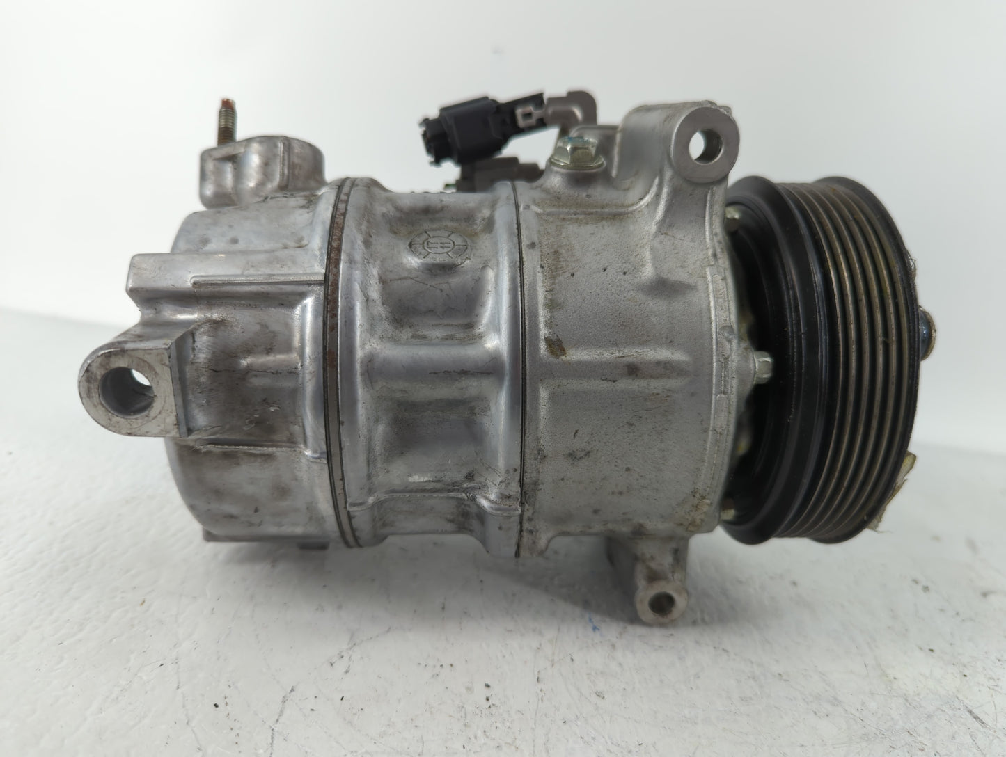 2016-2020 Infiniti Q50 Air Conditioning A/c Ac Compressor Oem - Oemusedautoparts1.com