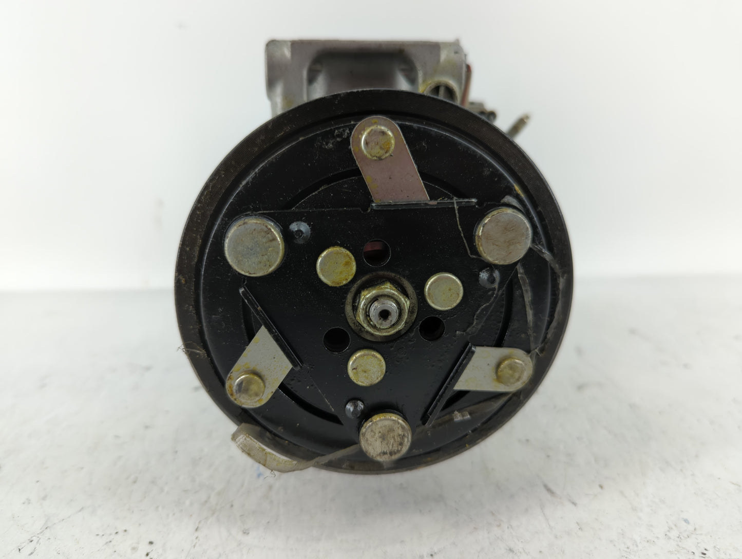 2016-2020 Infiniti Q50 Air Conditioning A/c Ac Compressor Oem - Oemusedautoparts1.com