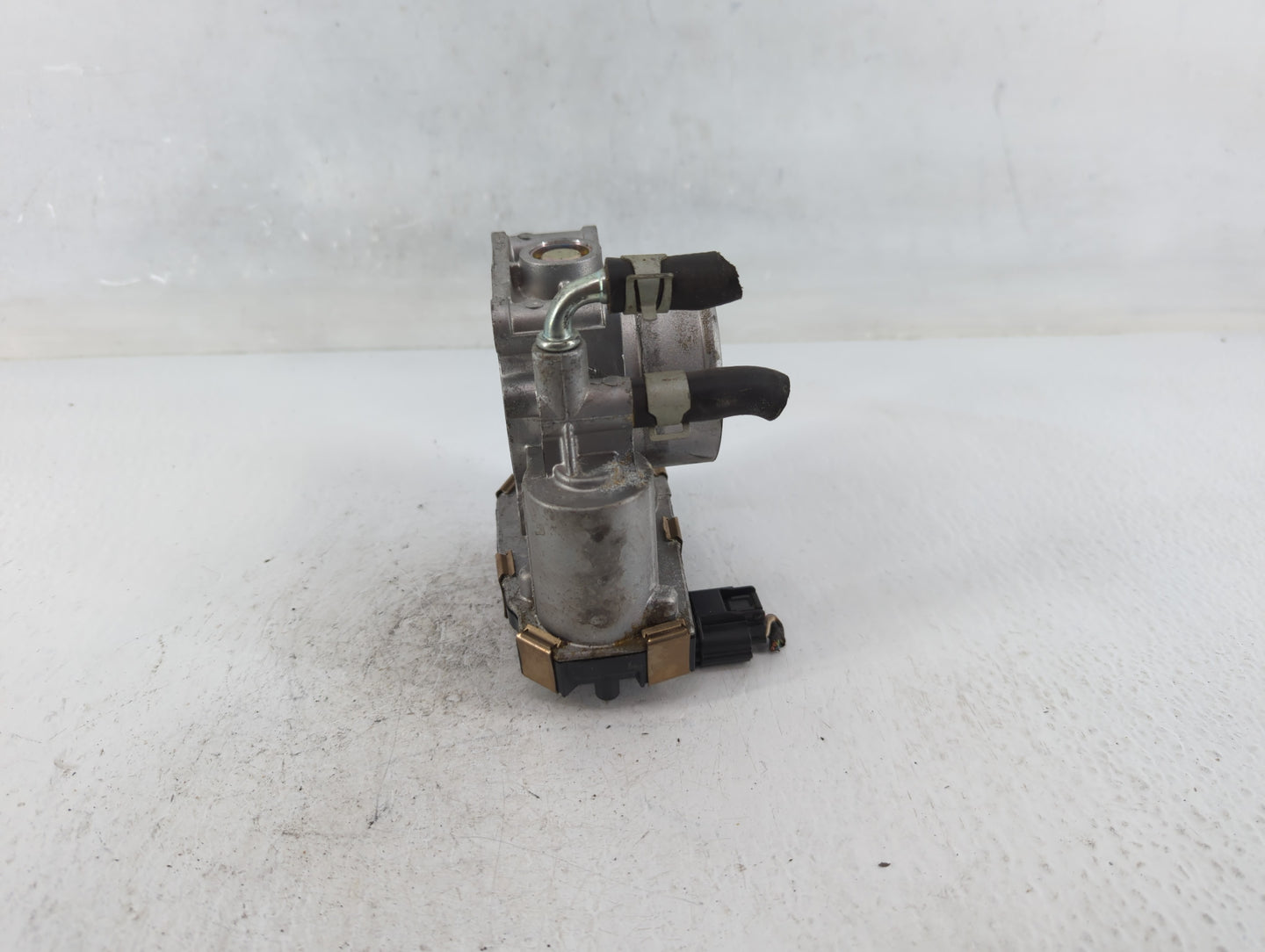 2016-2020 Infiniti Q50 Throttle Body P/N:RME60-52 Fits Fits 2016 2017 2018 2019 2020 OEM Used Auto Parts - Oemusedautoparts1