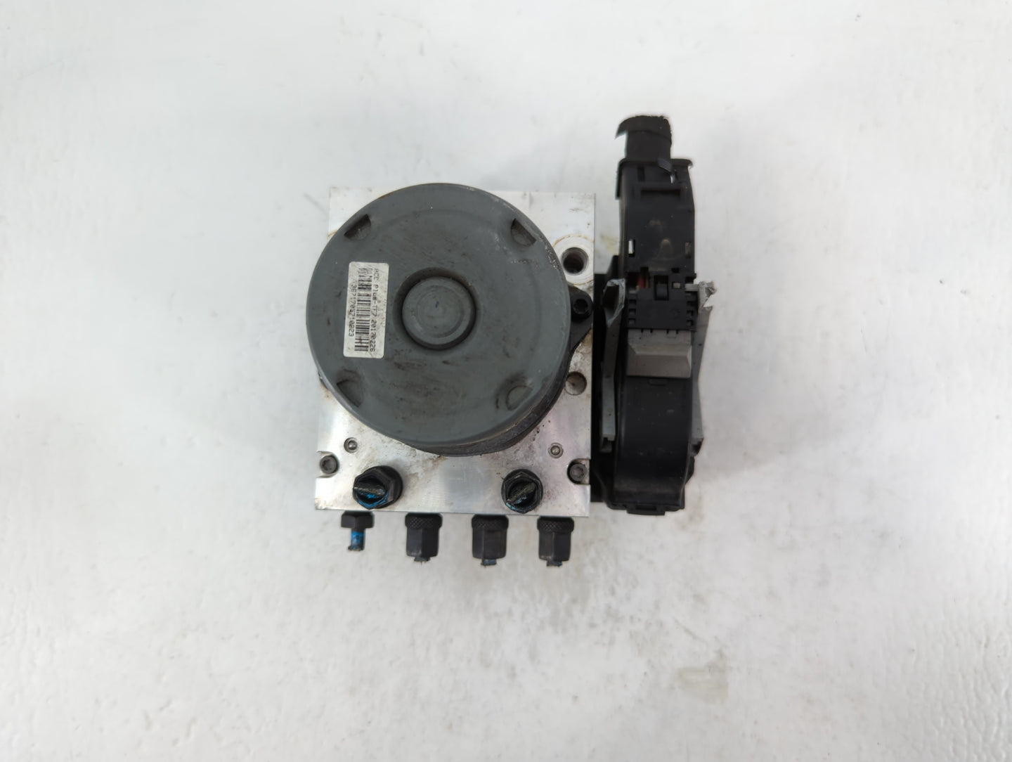 2018 Infiniti Q50 ABS Pump Control Module Replacement P/N:58920-F6130 Fits OEM Used Auto Parts - Oemusedautoparts1.com
