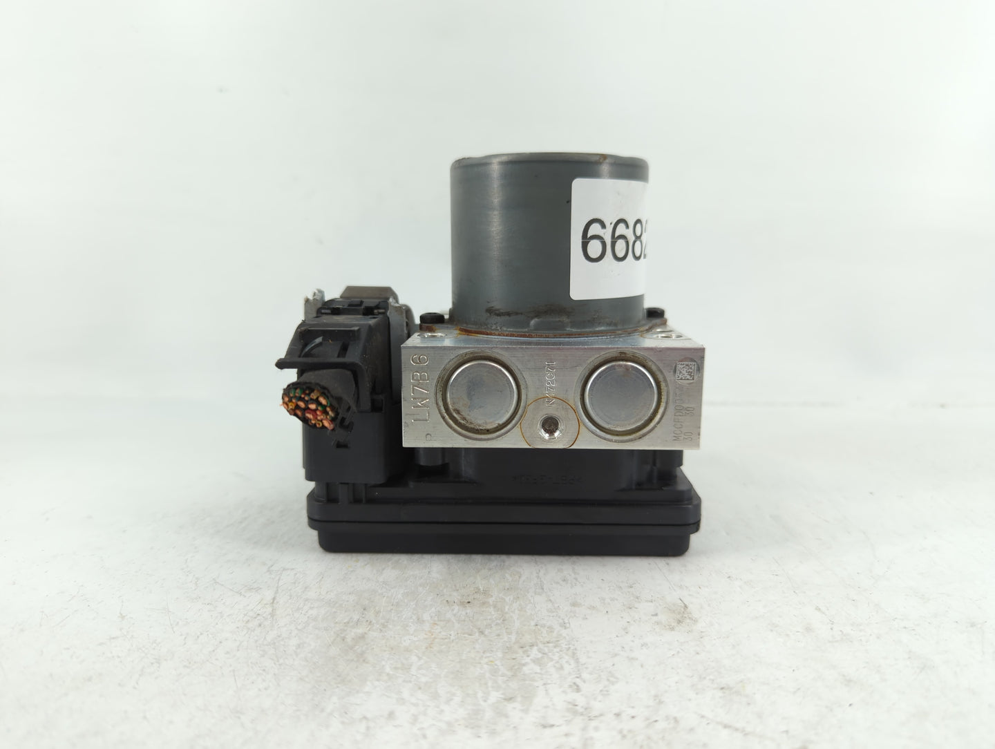 2018 Infiniti Q50 ABS Pump Control Module Replacement P/N:58920-F6130 Fits OEM Used Auto Parts - Oemusedautoparts1.com