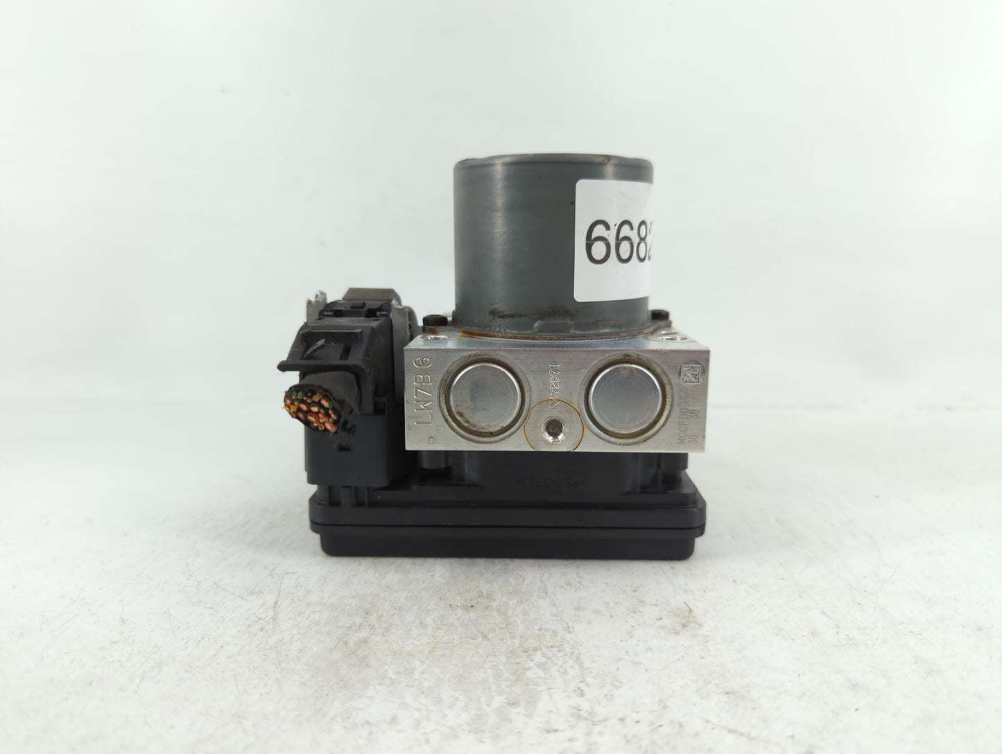 2018 Infiniti Q50 ABS Pump Control Module Replacement P/N:58920-F6130 Fits OEM Used Auto Parts - Oemusedautoparts1.com