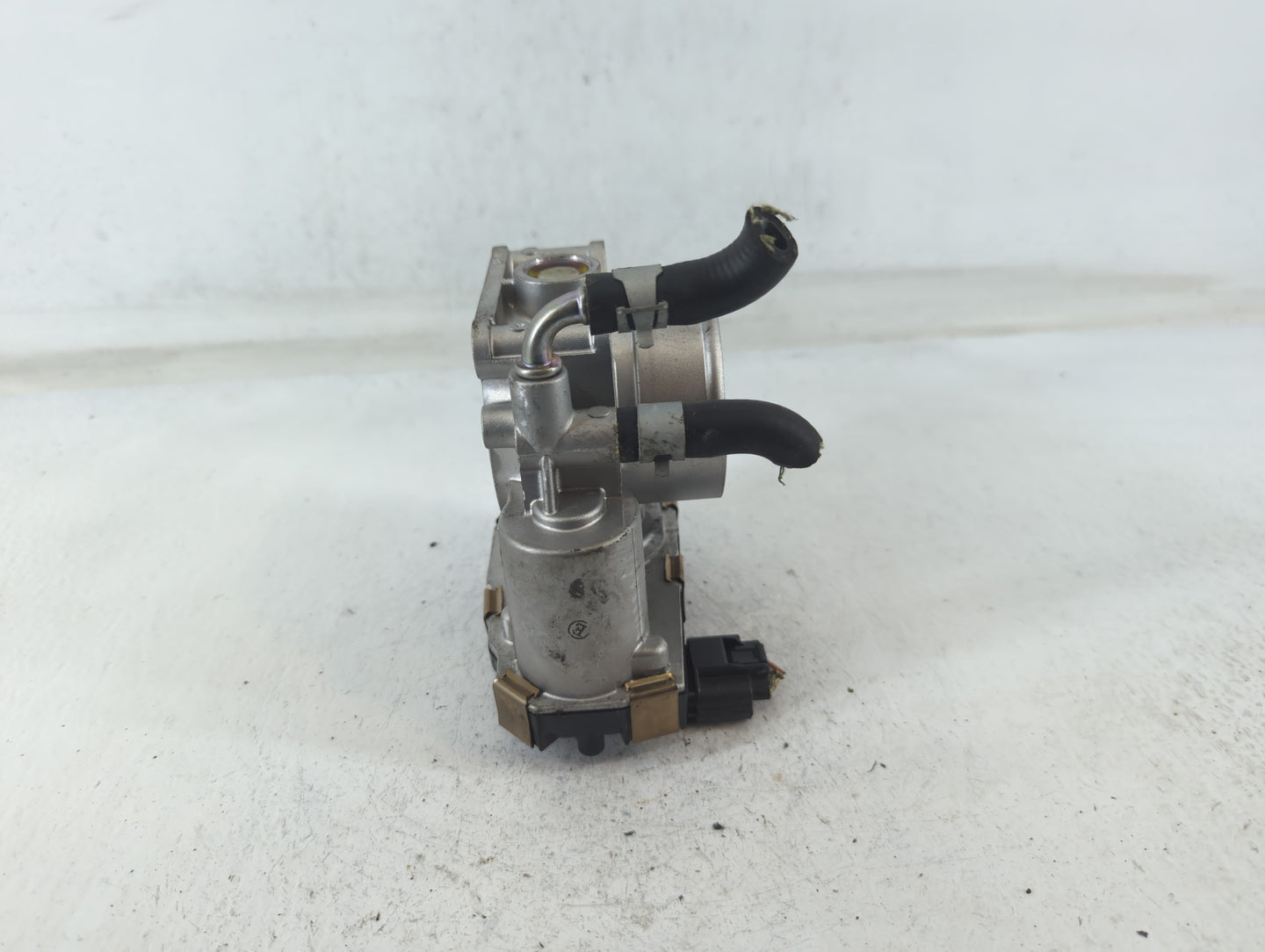 2016-2020 Infiniti Q50 Throttle Body P/N:RME60-52 Fits Fits 2016 2017 2018 2019 2020 OEM Used Auto Parts - Oemusedautoparts1
