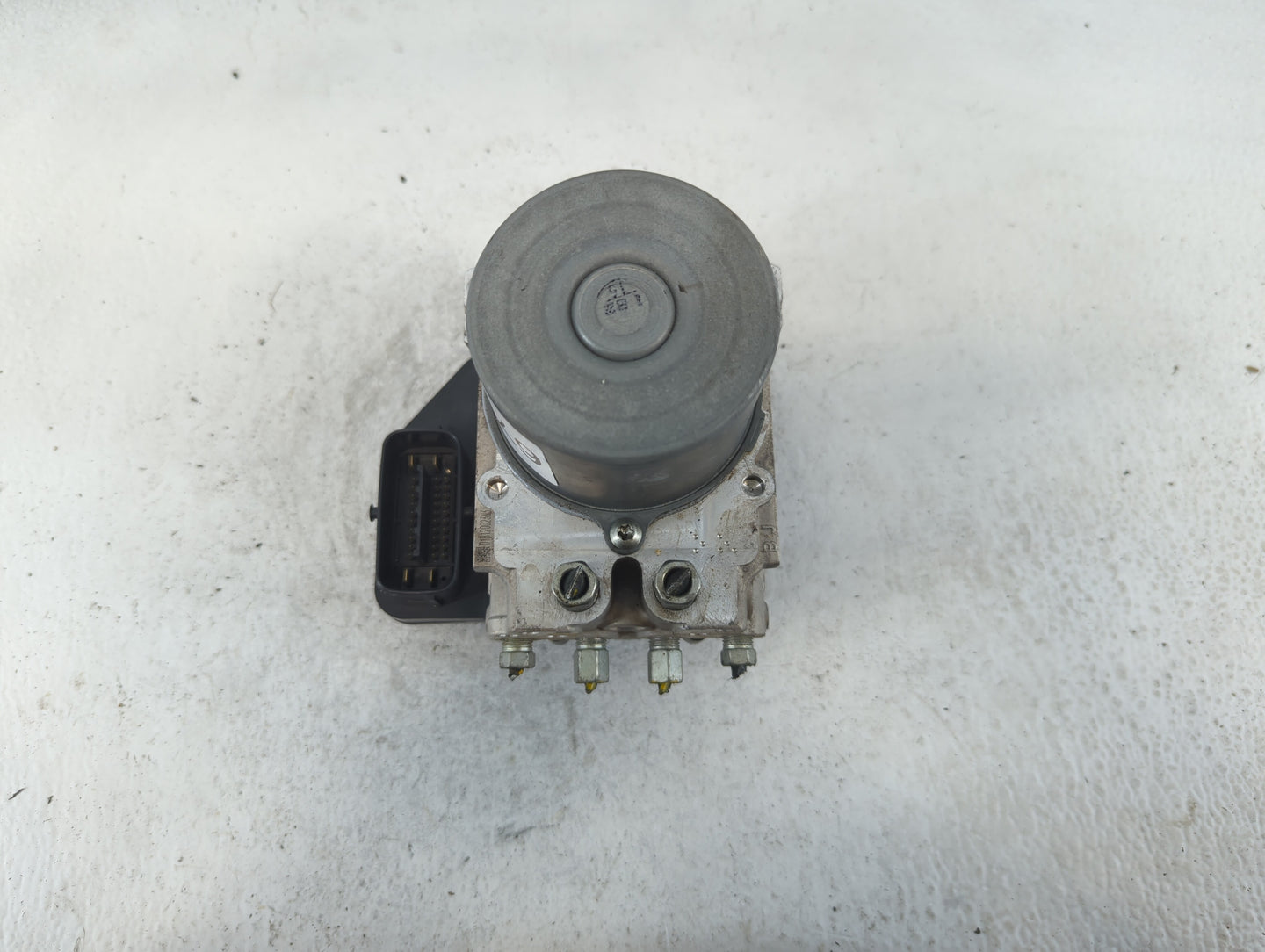 2018 Infiniti Q50 ABS Pump Control Module Replacement P/N:133230-7042 47660 4GU0A Fits OEM Used Auto Parts - Oemusedautopart