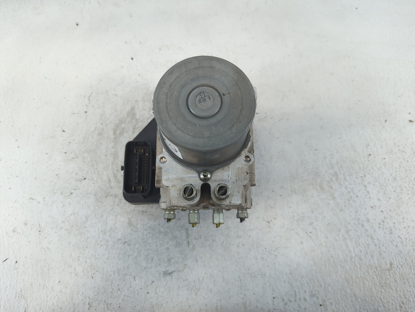 2018 Infiniti Q50 ABS Pump Control Module Replacement P/N:133230-7042 47660 4GU0A Fits OEM Used Auto Parts - Oemusedautopart