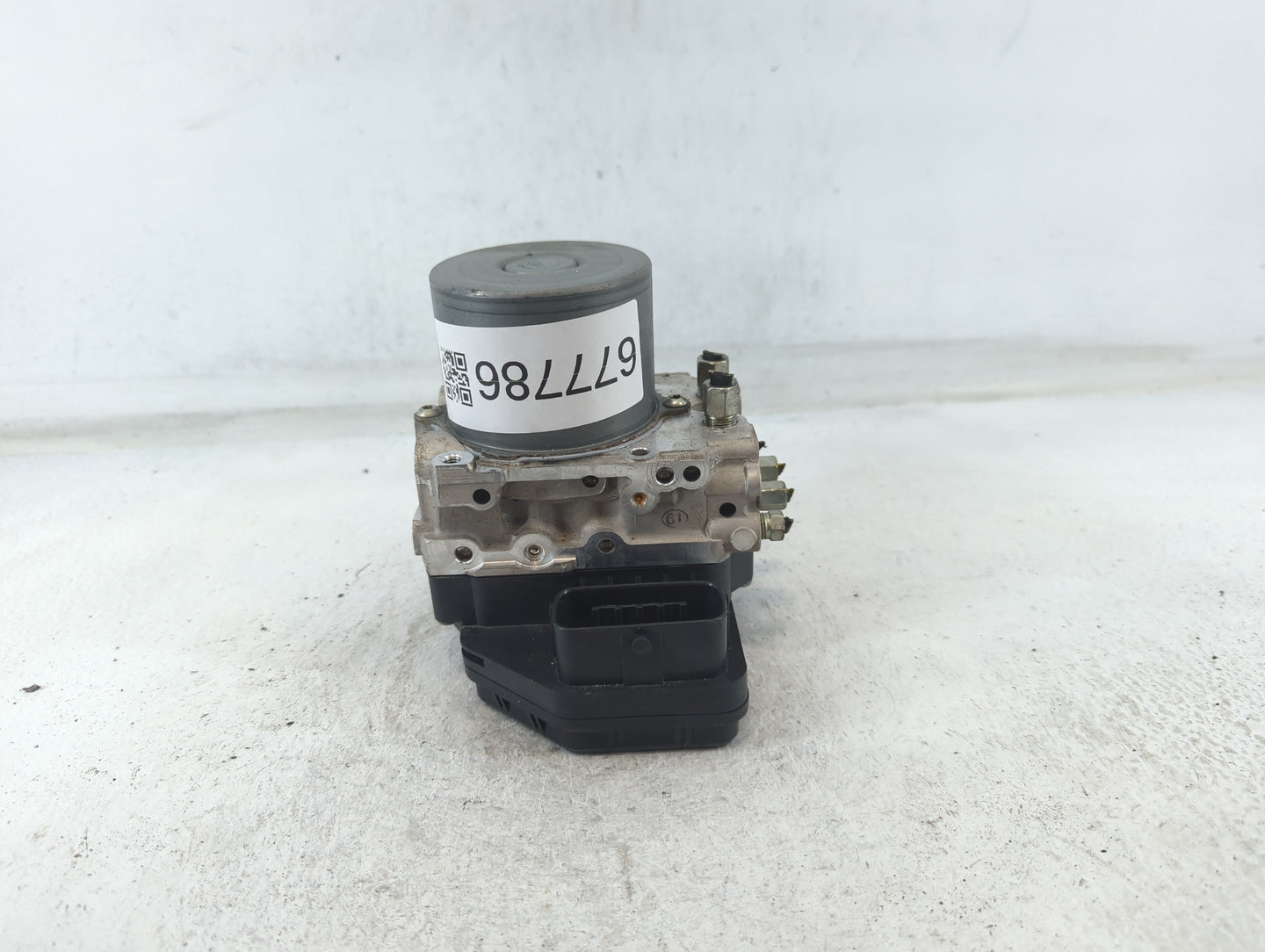 2018 Infiniti Q50 ABS Pump Control Module Replacement P/N:133230-7042 47660 4GU0A Fits OEM Used Auto Parts - Oemusedautopart