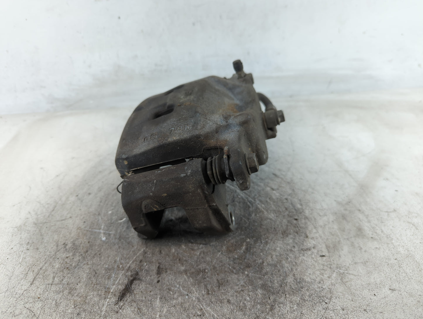 2014-2020 Infiniti Q50 Front Passenger Right Brake Caliper 699947 - Oemusedautoparts1.com