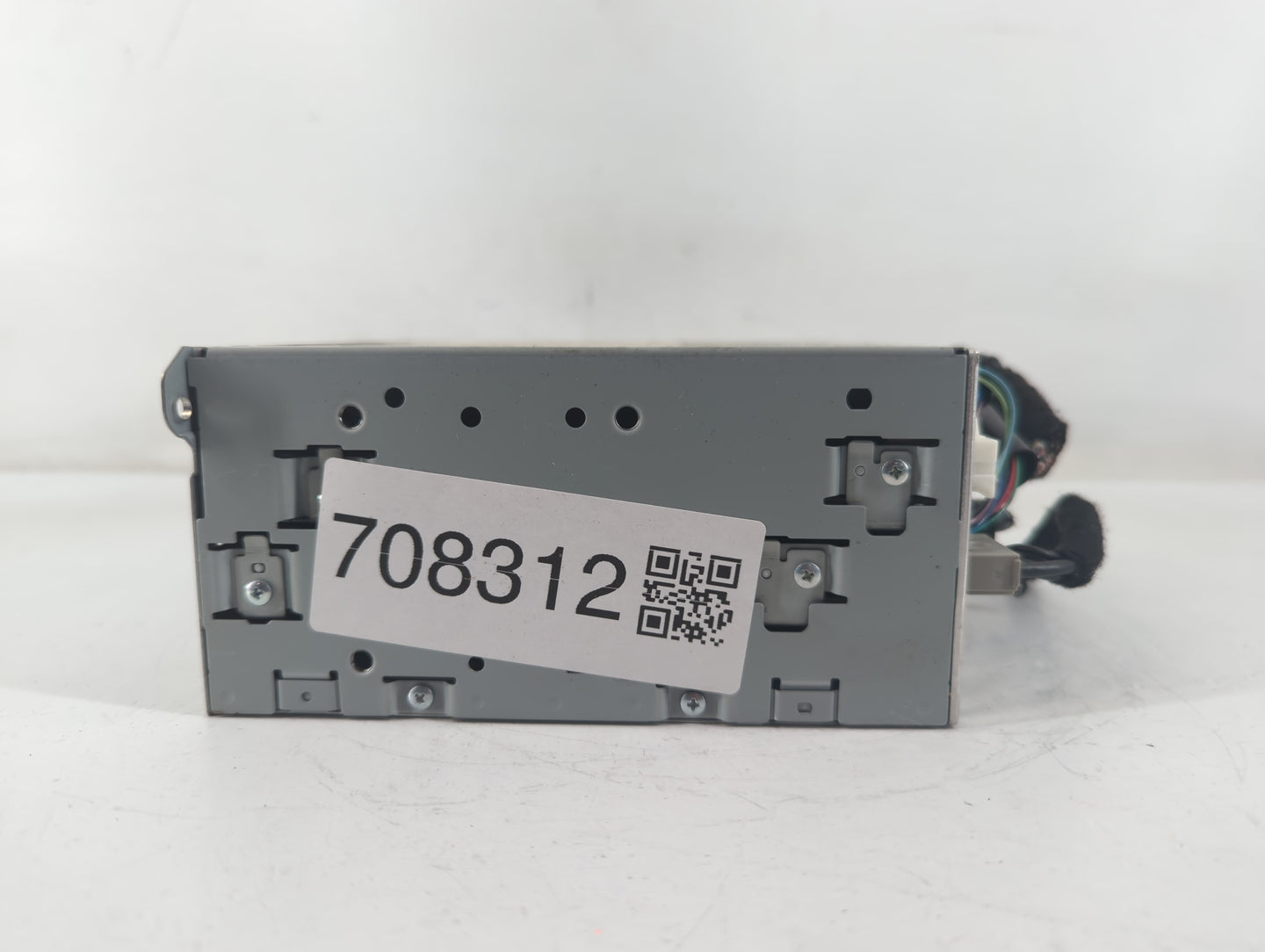 2016-2018 Infiniti Q50 Am Fm Cd Player Radio Receiver - Oemusedautoparts1.com