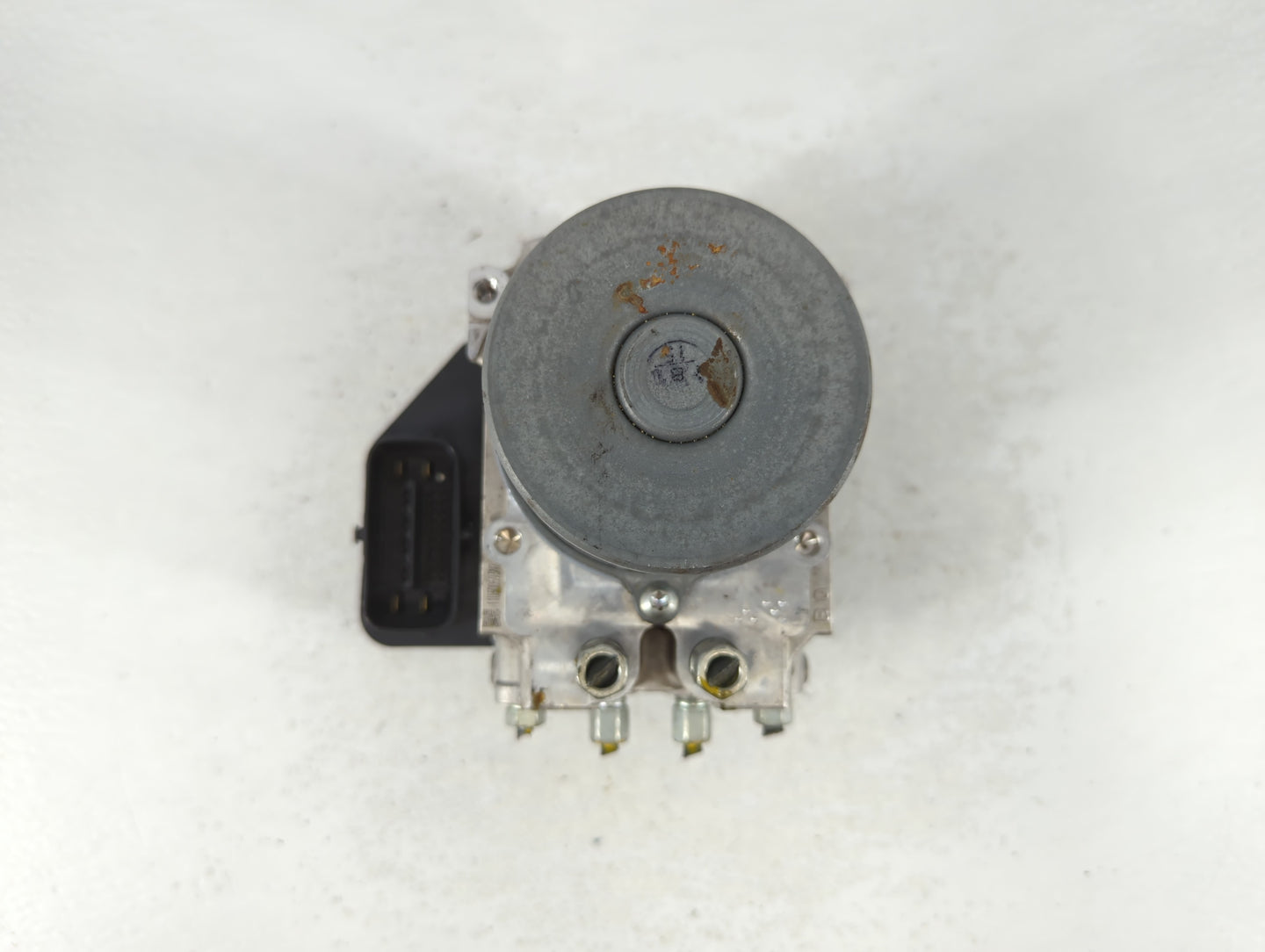 2018 Infiniti Q50 ABS Pump Control Module Replacement P/N:133230-7042 47660 4GU0A Fits OEM Used Auto Parts - Oemusedautopart