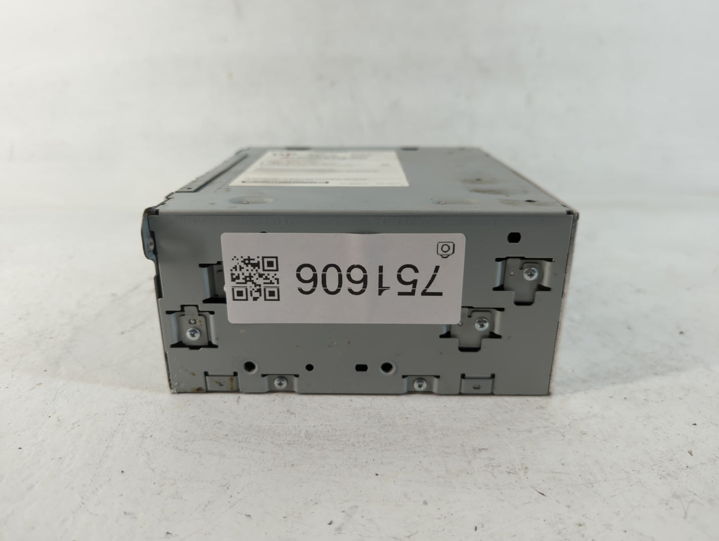 2016-2018 Infiniti Q50 Am Fm Cd Player Radio Receiver - Oemusedautoparts1.com