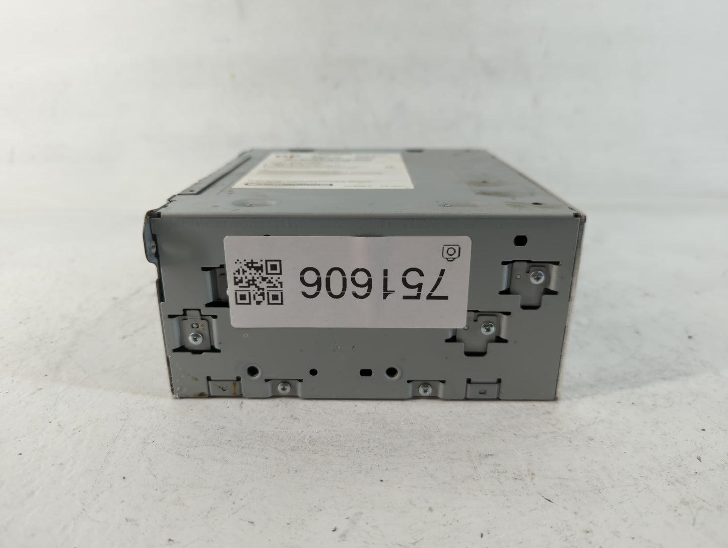 2016-2018 Infiniti Q50 Am Fm Cd Player Radio Receiver - Oemusedautoparts1.com