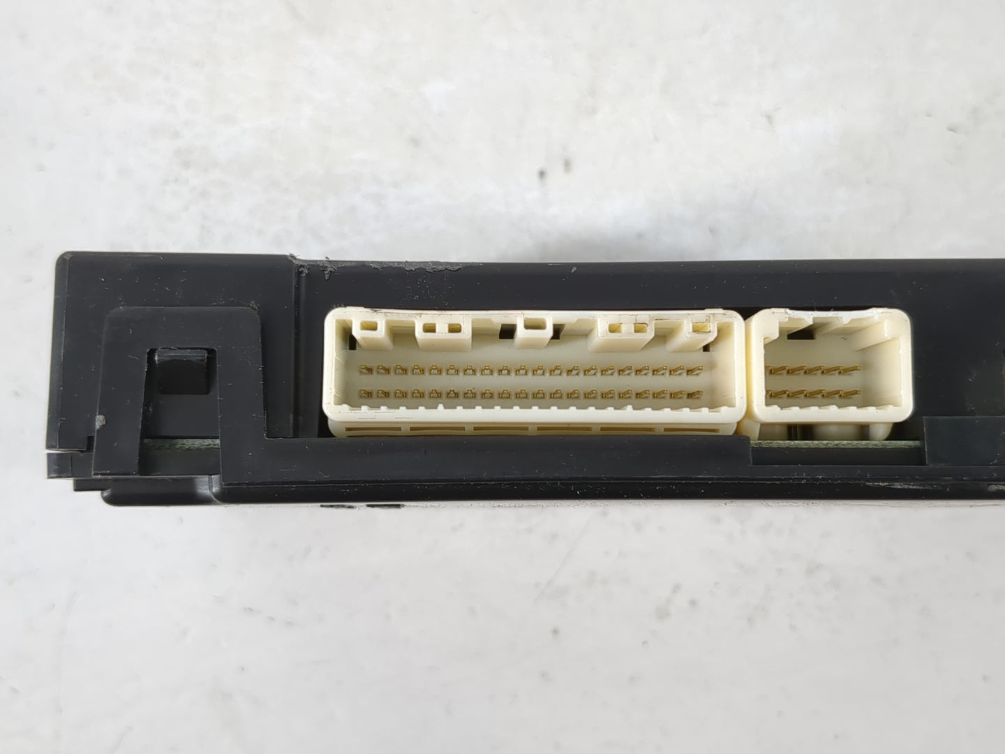 2017-2018 Infiniti Q60 Communication Control Module 27760 6he0a - Oemusedautoparts1.com