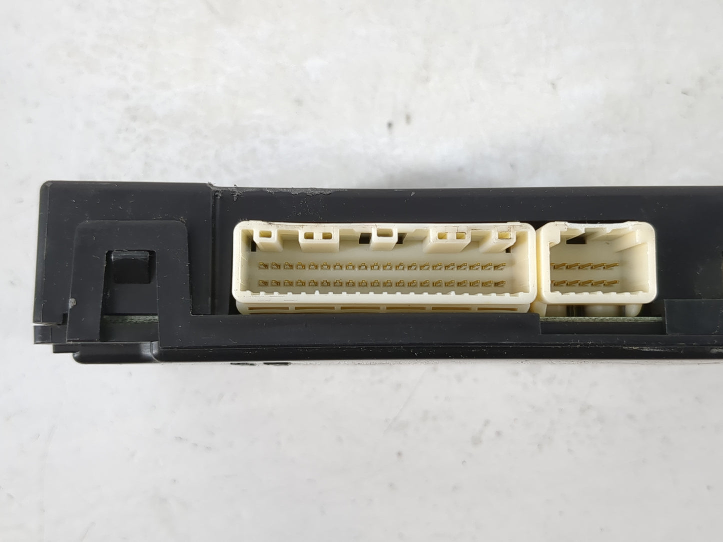 2017-2018 Infiniti Q60 Communication Control Module 27760 6he0a - Oemusedautoparts1.com