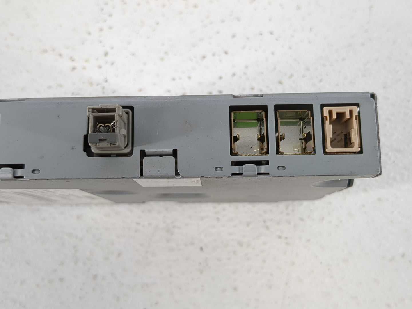 2017-2018 Infiniti Q60 Body Control Module Bcm Inner Cabin Fuse Box - Oemusedautoparts1.com
