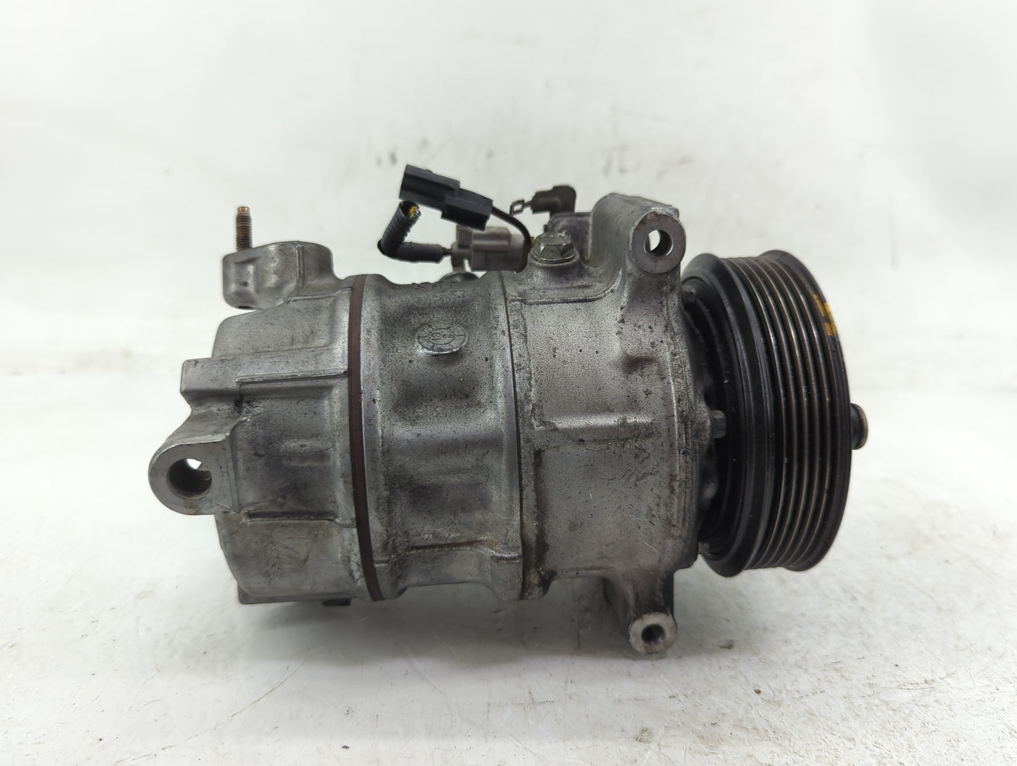 2017-2020 Infiniti Q60 Air Conditioning A/c Ac Compressor Oem - Oemusedautoparts1.com