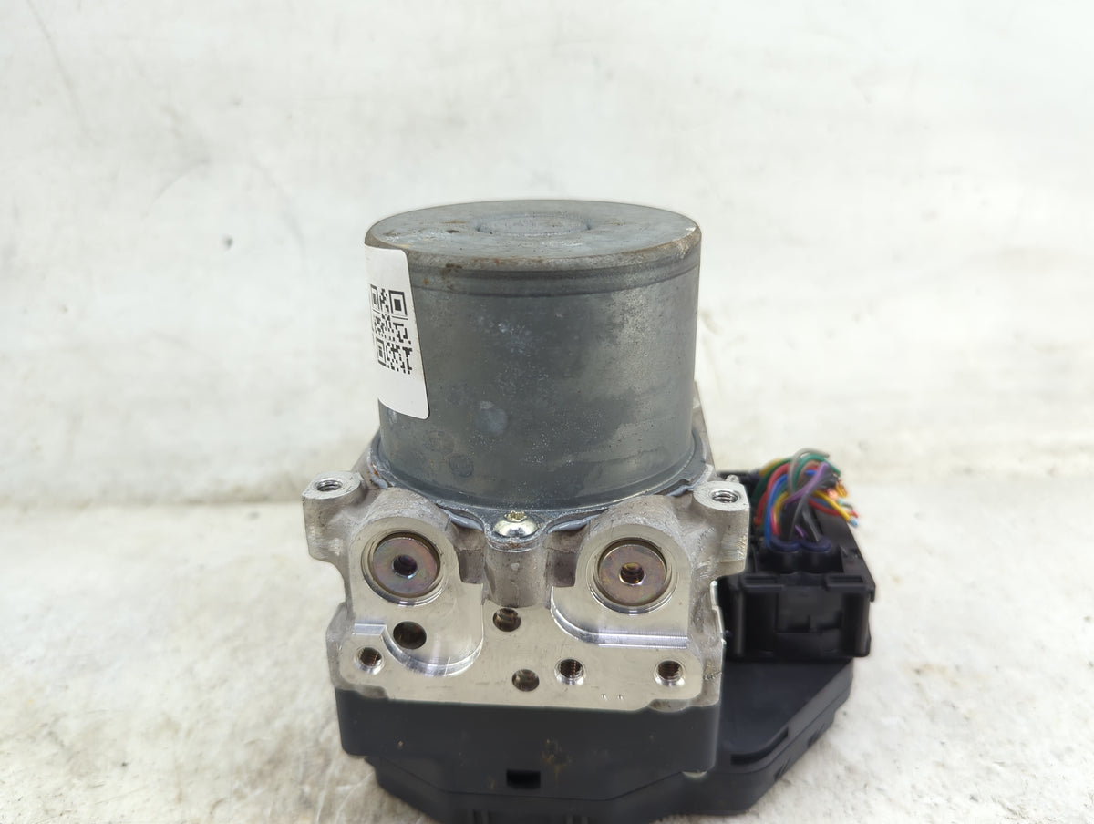 2017-2018 Infiniti Q60 ABS Pump Control Module Replacement P/N:47660 5CD5A 125200-5621 Fits Fits 2017 2018 OEM Used Auto Par