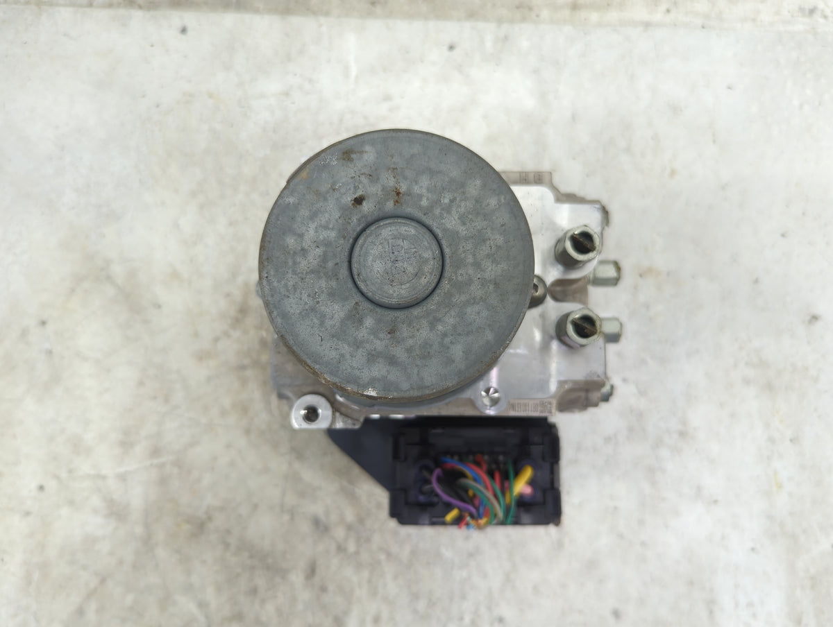 2017-2018 Infiniti Q60 ABS Pump Control Module Replacement P/N:47660 5CD5A 125200-5621 Fits Fits 2017 2018 OEM Used Auto Par