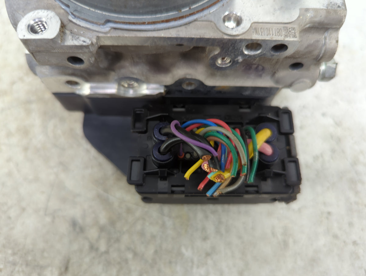 2017-2018 Infiniti Q60 ABS Pump Control Module Replacement P/N:47660 5CD5A 125200-5621 Fits Fits 2017 2018 OEM Used Auto Par