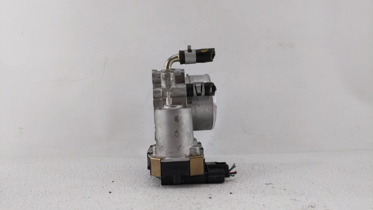 2017-2018 Infiniti Q60 Throttle Body P/N:RME60-52 Fits Fits 2016 2017 2018 OEM Used Auto Parts - Oemusedautoparts1.com