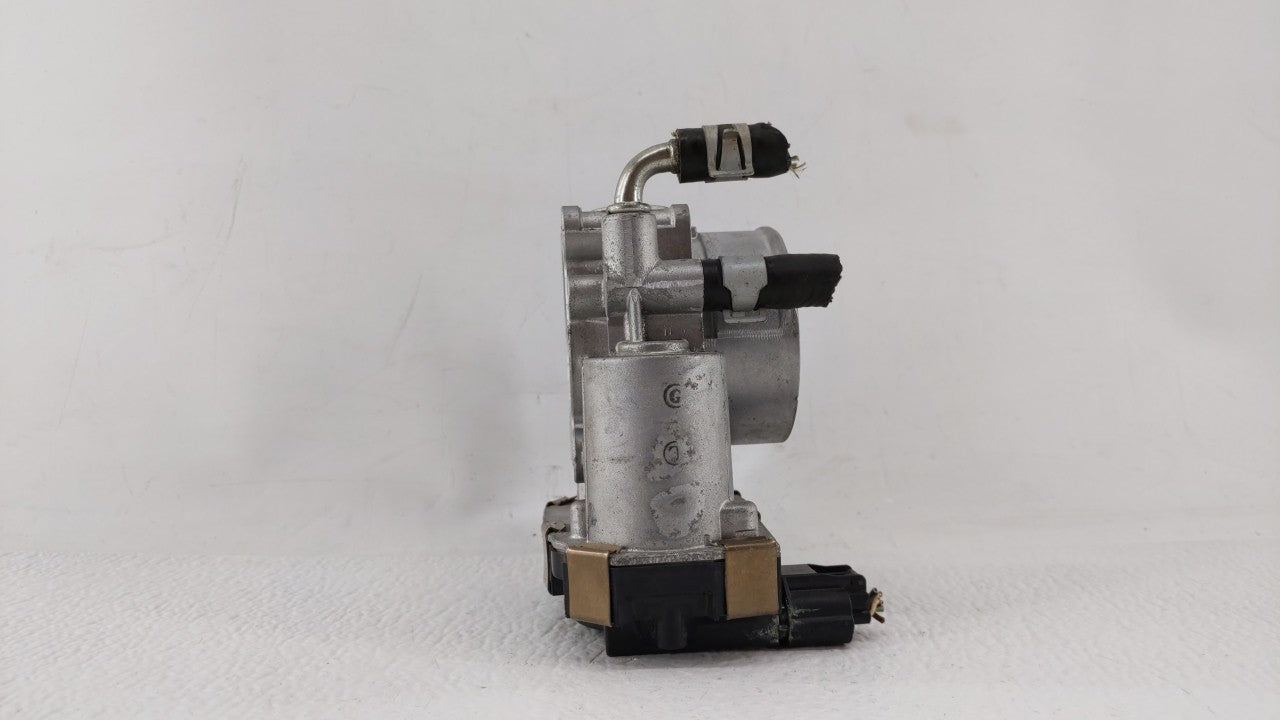 2017-2018 Infiniti Q60 Throttle Body P/N:RME60-52 Fits Fits 2016 2017 2018 OEM Used Auto Parts - Oemusedautoparts1.com