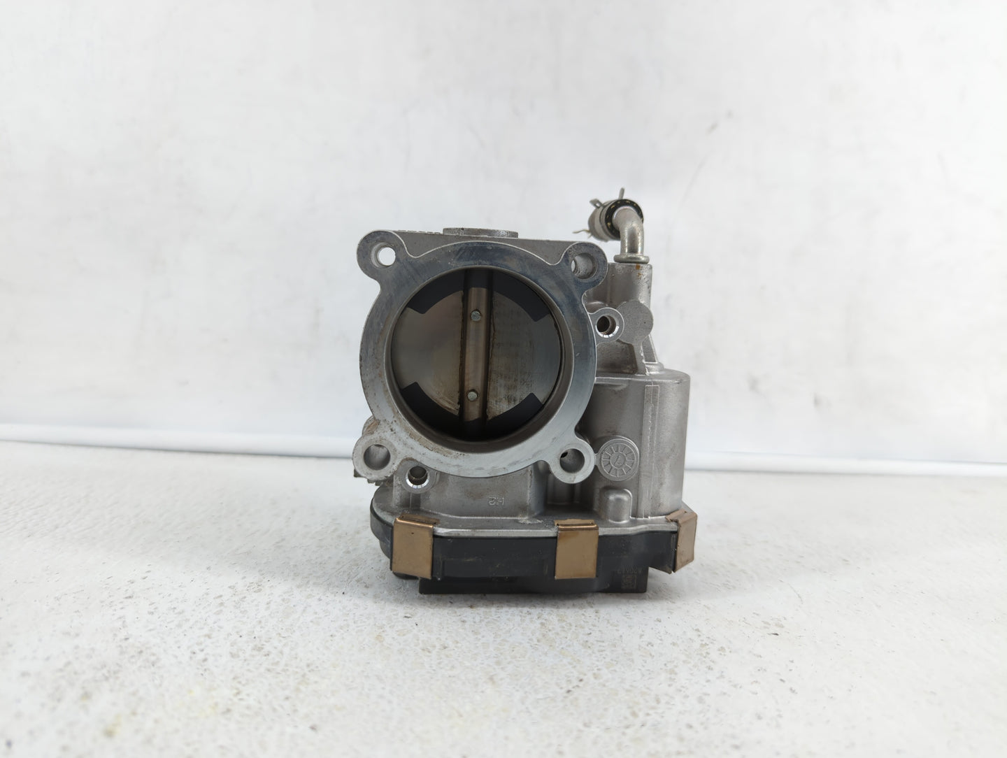 2017-2018 Infiniti Q60 Throttle Body P/N:RME60-52 Fits Fits 2016 2017 2018 OEM Used Auto Parts - Oemusedautoparts1.com