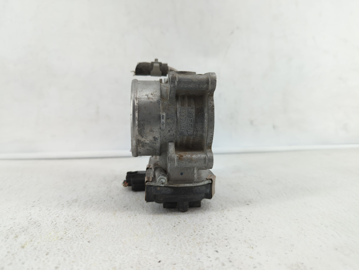 2017-2018 Infiniti Q60 Throttle Body P/N:RME60-52 Fits Fits 2016 2017 2018 OEM Used Auto Parts - Oemusedautoparts1.com