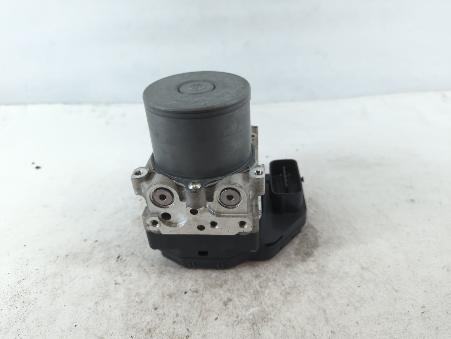 2018-2020 Infiniti Q60 ABS Pump Control Module Replacement P/N:133230-7271 47660 5CJ5A Fits Fits 2018 2019 2020 OEM Used Aut