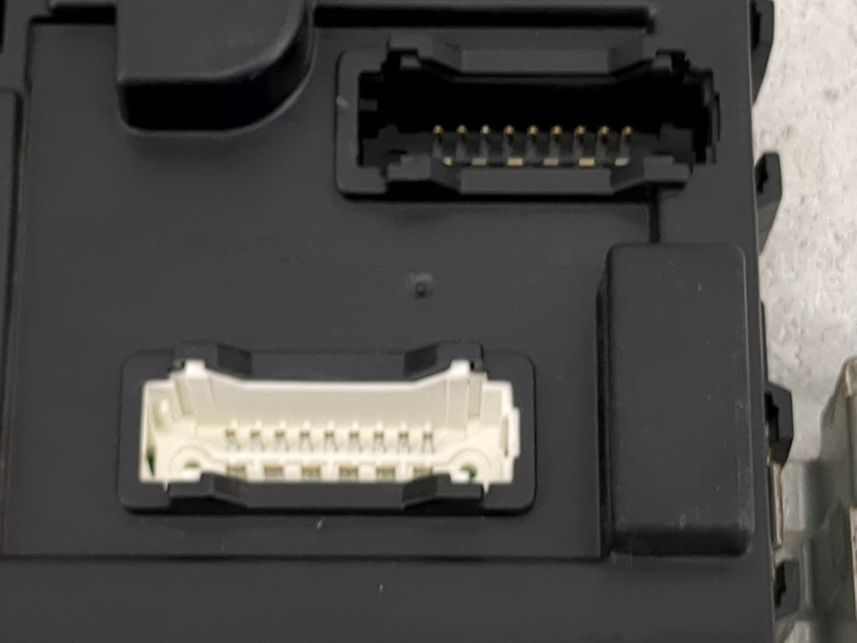 2015-2018 Infiniti Q70 Body Control Module Bcm - Oemusedautoparts1.com